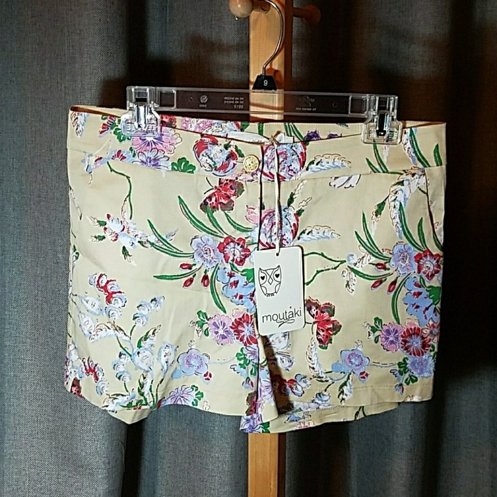 Flowered shorts
